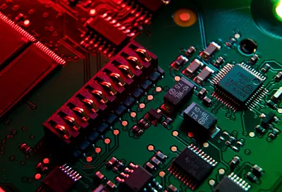 Цены на «незаметные» детали электроники пошли вверх из-за подорожания серебра