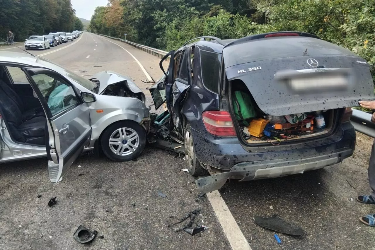 В массовой аварии на трассе к морю в Туапсинском округе пострадал ребенок