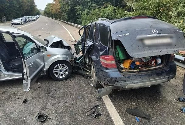 В массовой аварии на трассе к морю в Туапсинском округе пострадал ребенок