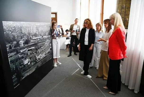 Фотовыставку в честь 88-летия Краснодарского края открыли в Доме журналистики 