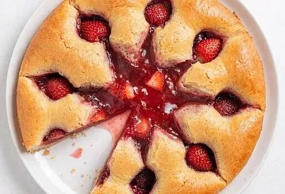 Ароматный пирог «Тяп-ляп» с вареньем: быстрый и вкусный десерт, который покоряет с первого кусочка