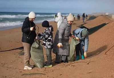 Большой субботник провели на пляжах Анапы