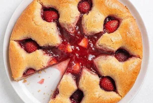 Ароматный пирог «Тяп-ляп» с вареньем: быстрый и вкусный десерт, который покоряет с первого кусочка