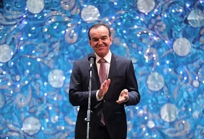 Вениамин Кондратьев поздравил с наступающим Новым Годом юных гостей губернаторской елки