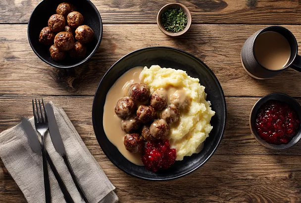 Шведские фрикадельки как в ИКЕА: домашний вариант с соусами и заготовками