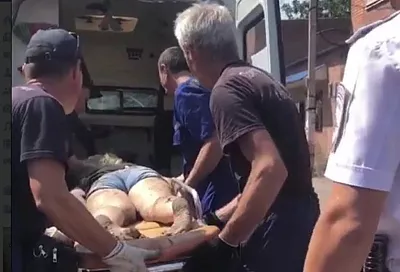 В Ростове женщина выжила после падения с крыши многоквартирного дома