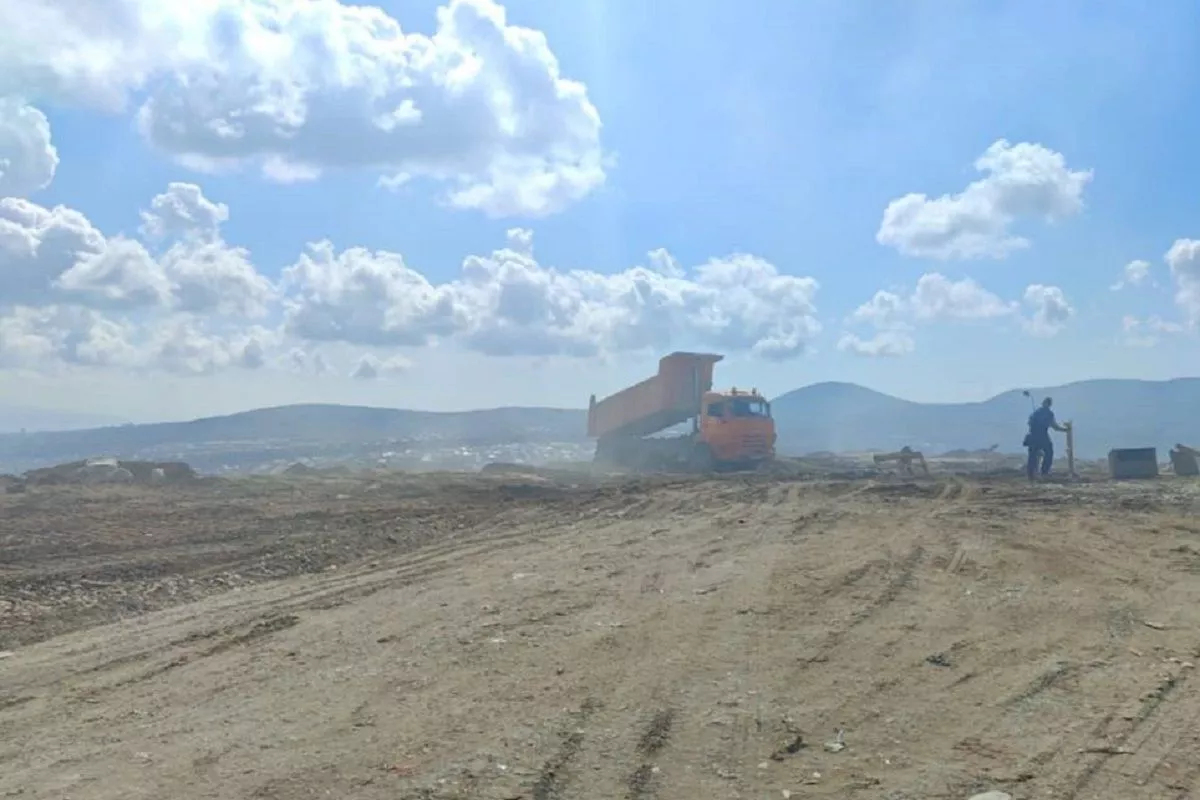 До 250 квадратов сократилась площадь возгорания на мусорном полигоне в Новороссийске
