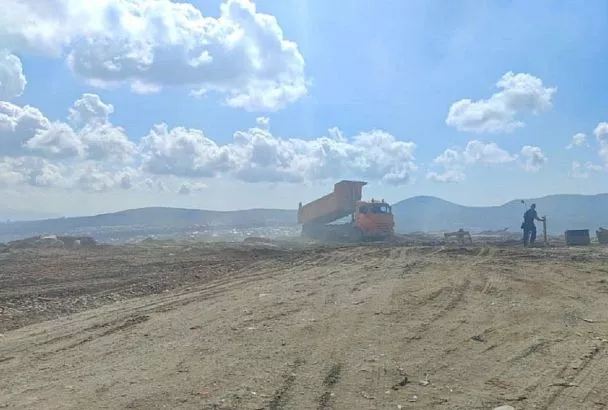 До 250 квадратов сократилась площадь возгорания на мусорном полигоне в Новороссийске