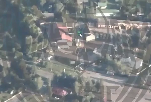 Минобороны РФ опубликовало видео поражения «Геранью» логистического центра в Черниговской области