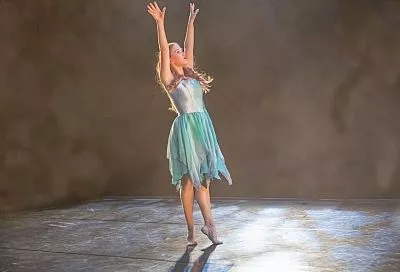  Ужасно не люблю диеты, потому нашла самый лучший для себя способ похудения: танцую каждую свободную минуту и не переживаю за съеденные калории