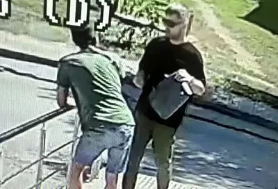 На Кубани курьер мошенников забрал у отца погибшего бойца более 1,3 млн рублей. Его разыскивает полиция
