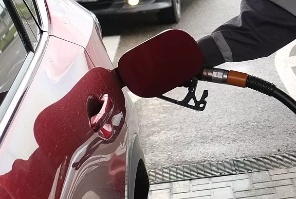 Названа причина перебоев поставок бензина в Крым 