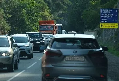 Жители Краснодарского края чаще стали проверять историю кроссоверов и внедорожников