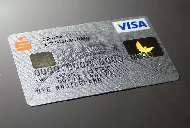 Жители Кубани в июне набрали кредитных карт на 6,8 млрд рублей