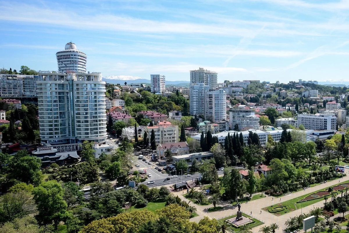 Цены на новостройки бизнес-класса в Сочи снизились до 440 тыс. рублей за метр