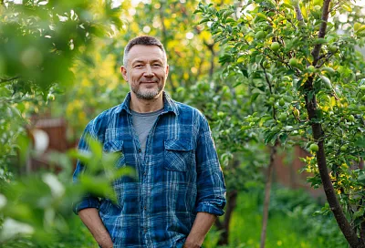 Юбочки на деревьях от муравьёв и тли: простой и проверенный способ