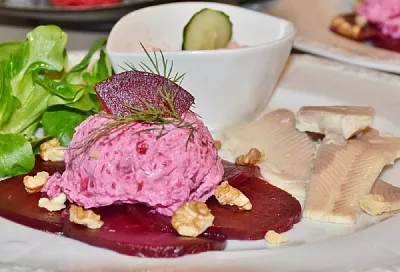 Любимый новогодний салат готовим по-новому: «Селедка под шубой», какой вы еще и не ели