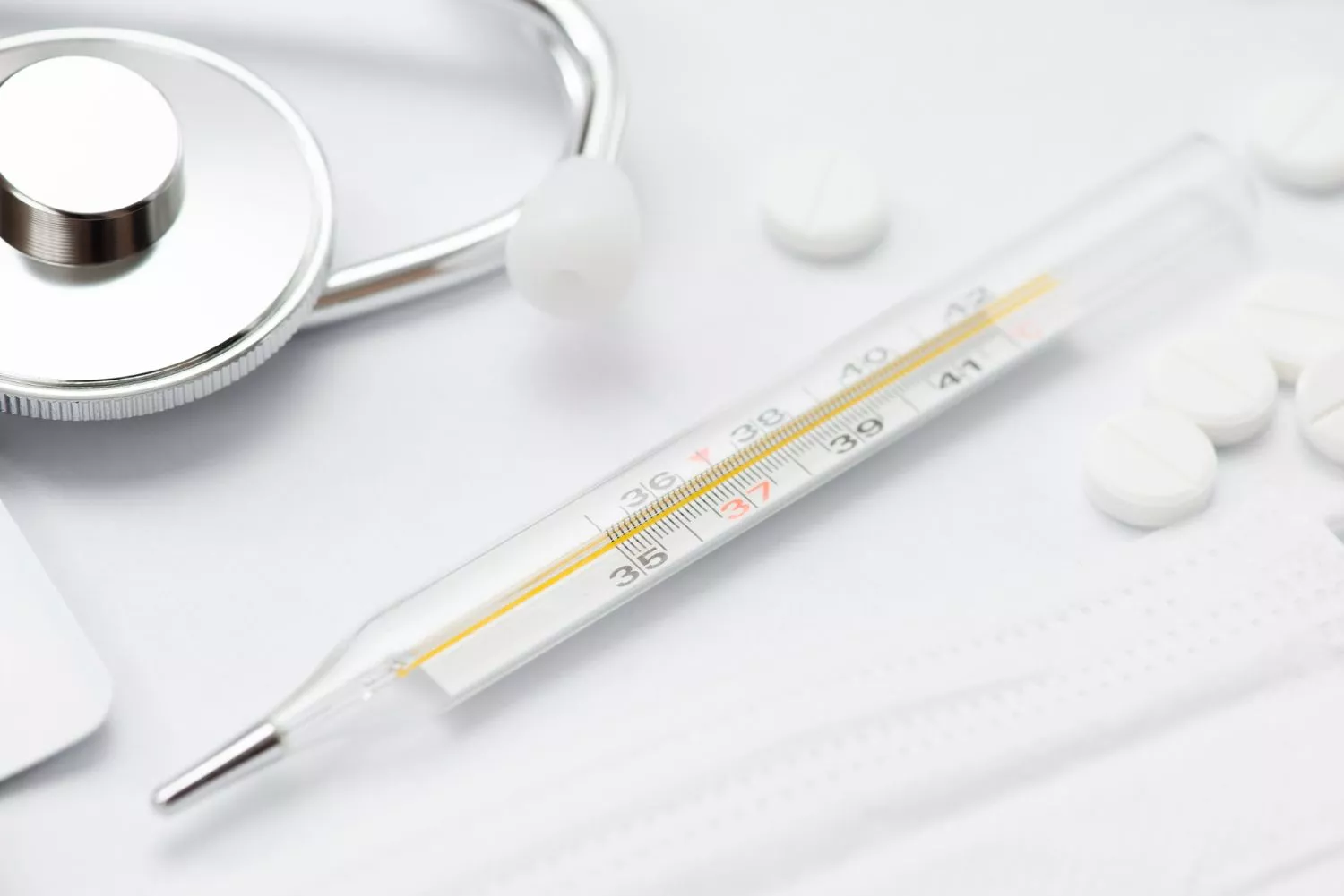 Бесплатная медицина не для всех: какие услуги не покрывает полис ОМС