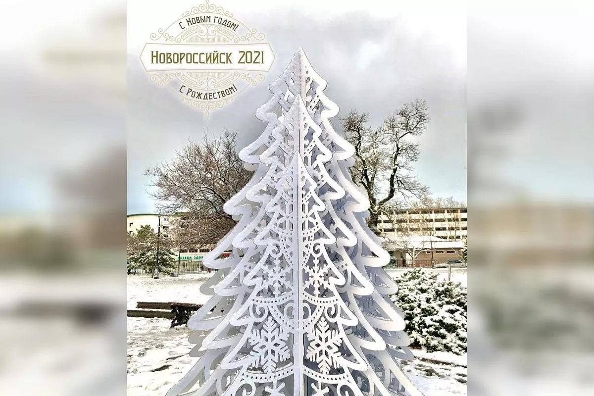 Арт-елки в Новороссийске. Арт-елки в Новороссийске.