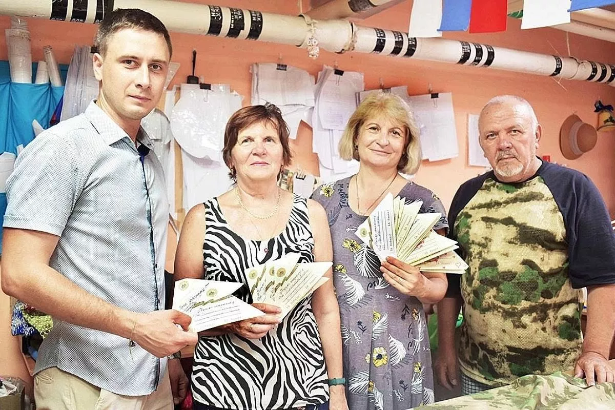 Пишу тебе, герой: ﻿волонтеры передали теплые весточки от жителей Ейского района бойцам СВО