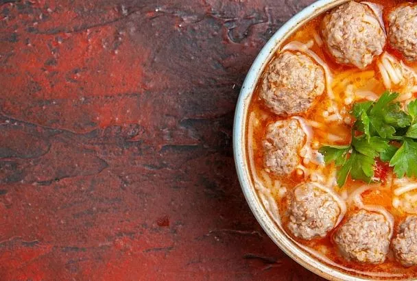 Ни один ребенок голодным не останется: нежные, как детском садике, мясные тефтельки с подливкой