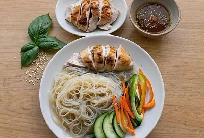 «Стекляшка» — мой быстрый рецепт ужина всего 20 минут: фунчоза с овощами и курицей 