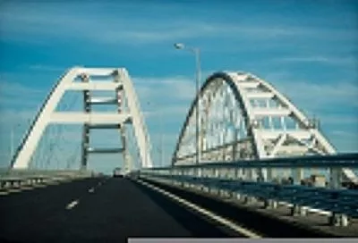 Около 1000 автомобилей ожидают проезда по Крымскому мосту 