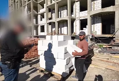 Полицейские поймали мигрантов-нелегалов на стройке в Анапе