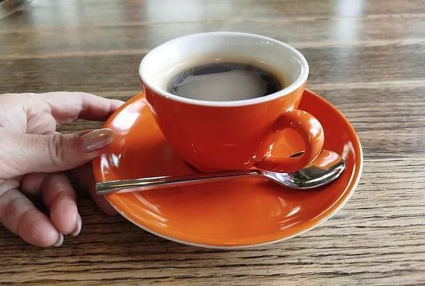 Очень люблю кофе, но скоро мне уже 70 лет: врач рассказала, надо ли отказываться от любимого напитка 