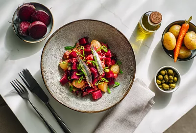 Винегрет без «фиолетовой каши»: 3 секрета, от которых салат станет в разы вкуснее