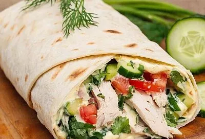 Готовлю вкуснятину из лаваша за считанные минуты. Хоть на перекус, хоть на завтрак и без грязной посуды