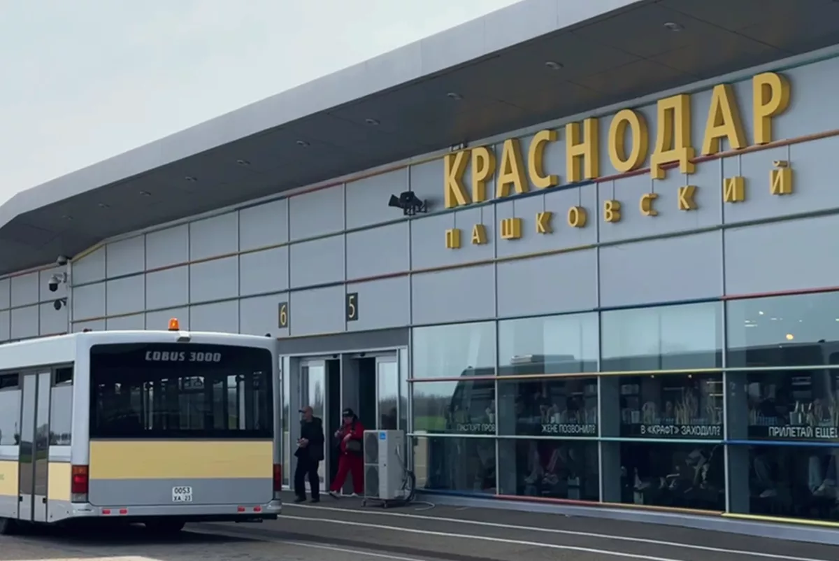 Возможны переносы и отмены рейсов: какая обстановка в аэропорту Краснодара после отмены временных ограничений 