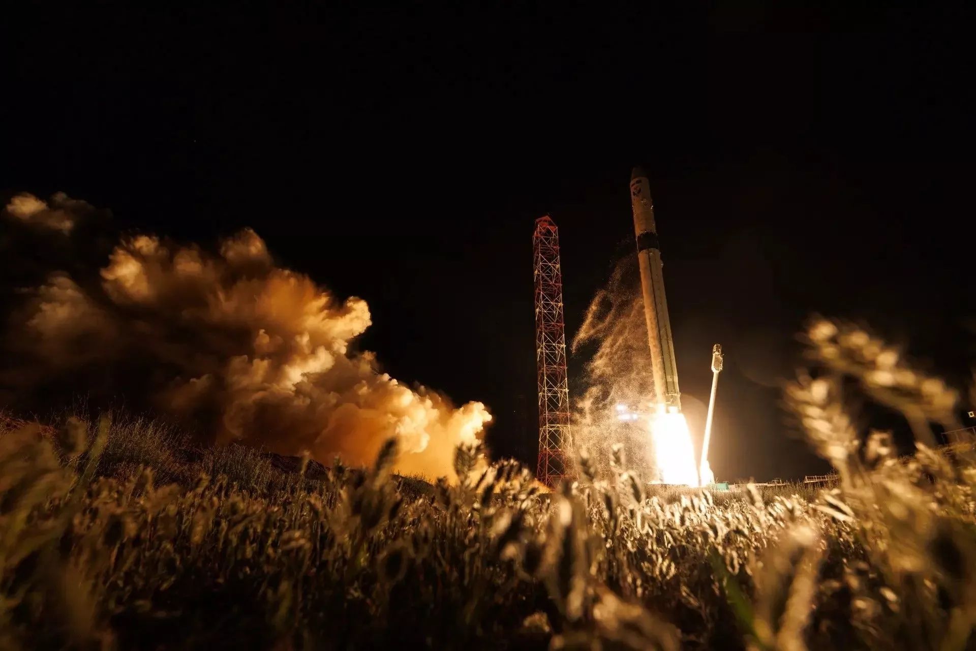 Российские космонавты вышли в открытый космос с МКС
