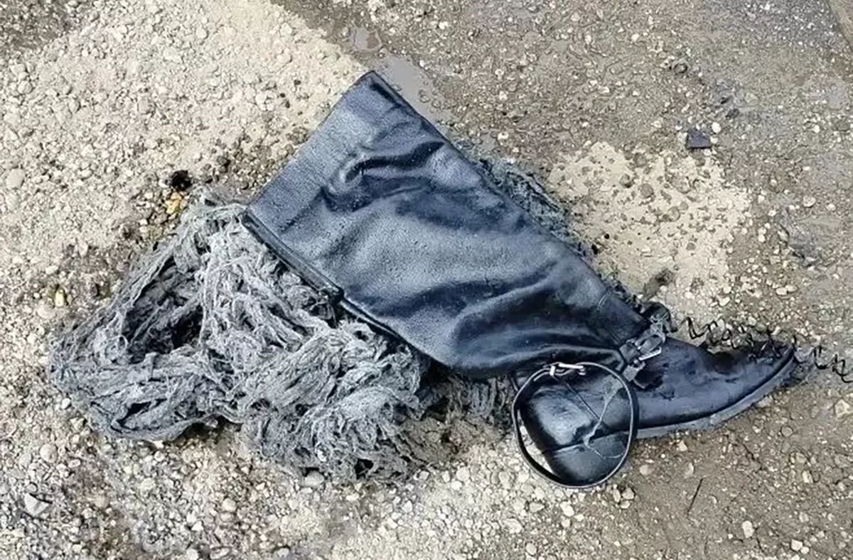 В Краснодаре из канализации достали женский сапог