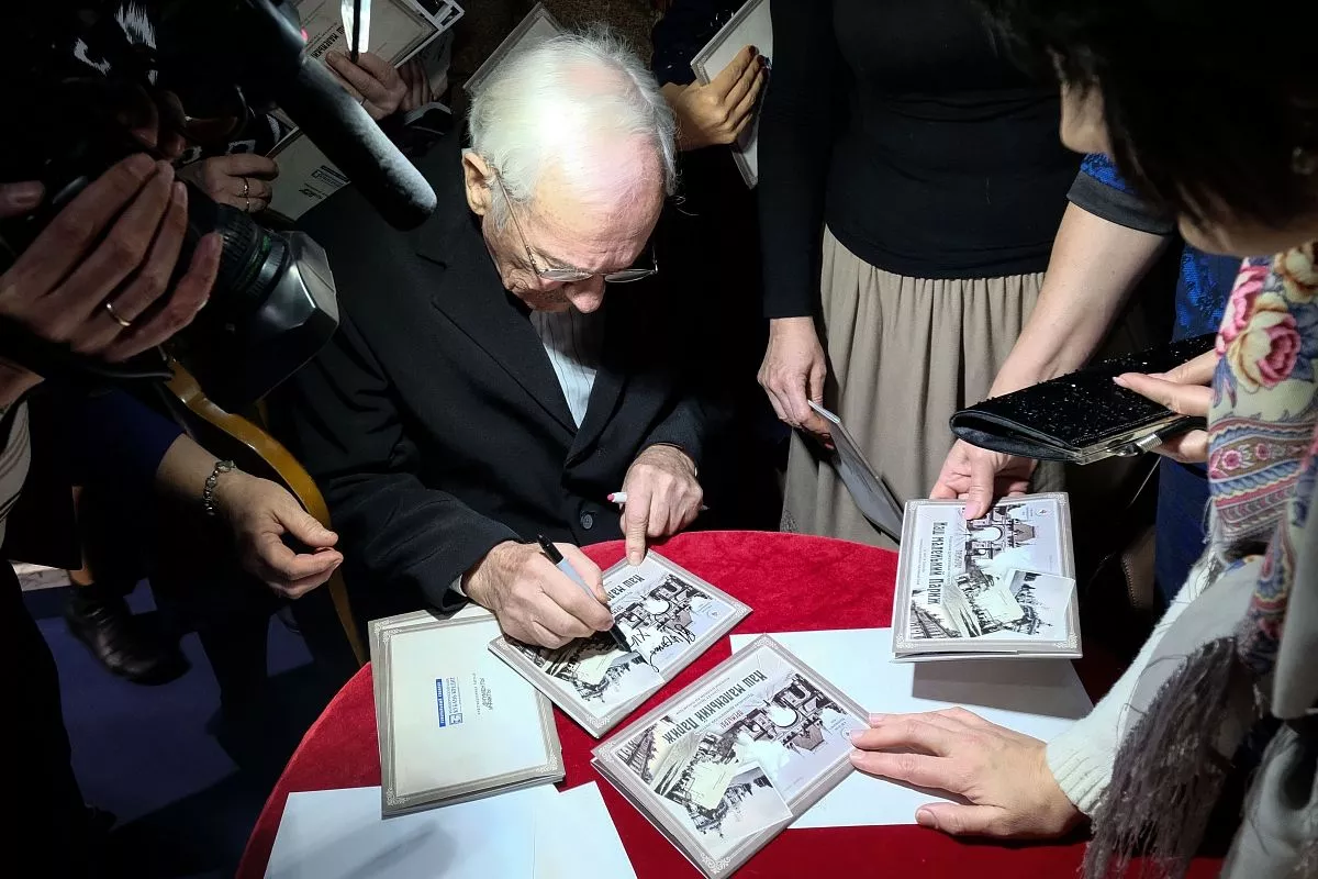 На премьере спектакля "Наш маленький Париж".