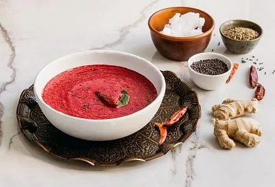 Гостей проводили и снова на кухню - варю мой фирменный пряный томатный суп-пюре с имбирем. Он не только согреет зимой, но и быстро наладит работу кишечника