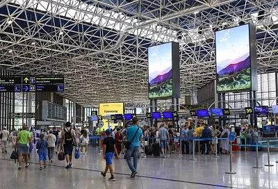 Аэропорт Сочи возобновил работу после отмены временных ограничений