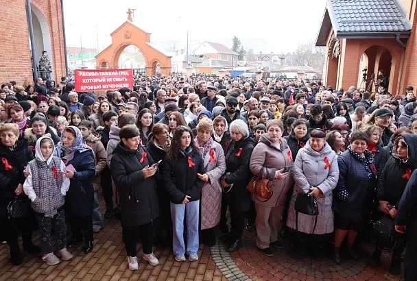 Массовая акция в поддержку Армянской апостольской церкви прошла в Армавире