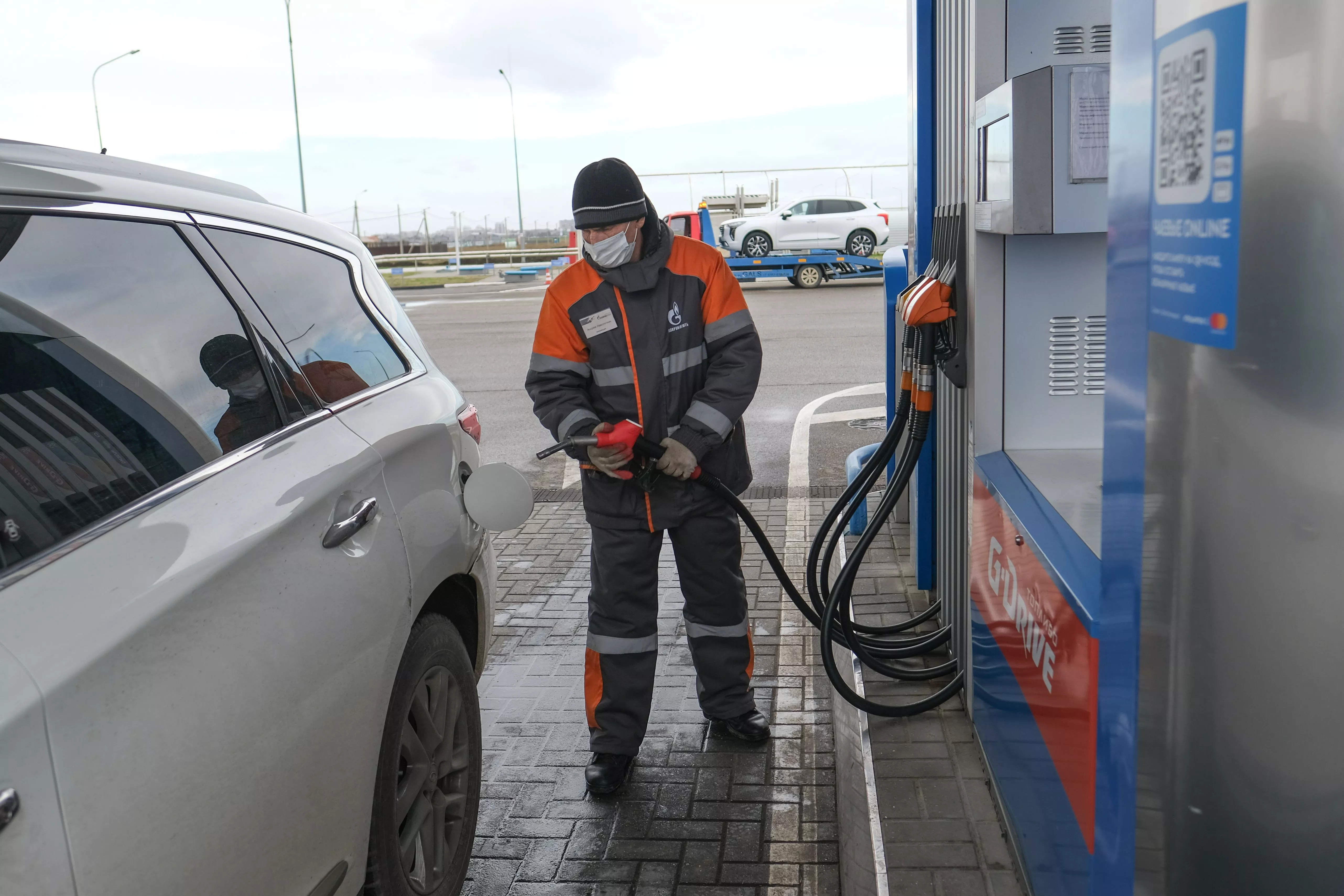 Цены на топливо в Крыму выровняются с Краснодаром после решения логистических проблем, считает эксперт