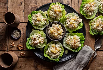 Забудьте про «Оливье»: новогодний салат с курицей и ананасами, который исчезает первым