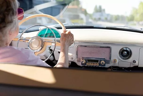 Окурок из окна — штраф до 50 тысяч: что грозит за мусор, выброшенный из автомобиля