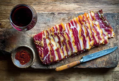 Итальянское сало: простой способ из холодильника или прохладной кладовой