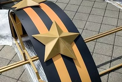 Главную городскую площадь Краснодара начали украшать к 80-летию Великой Победы
