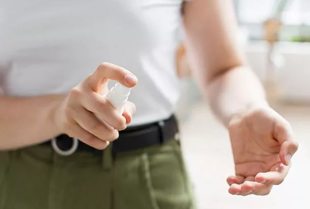 10-летняя девочка погибла в лагере из-за отравления спреем от комаров 