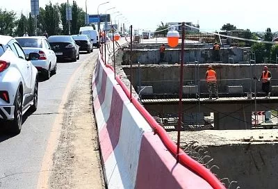 Ограничивать движение транспорта будут 2 и 3 августа по Тургеневскому мосту в Краснодаре 