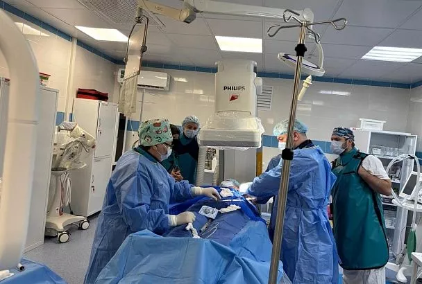 Первые операции по установке электрокардиостимуляторов провели в Кущевской ЦРБ