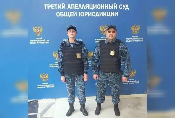 Судебные приставы оказали экстренную помощь посетительнице суда в Сочи