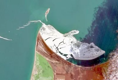 «Айсберг» образовался в Черном море: редкое явление сняли из космоса