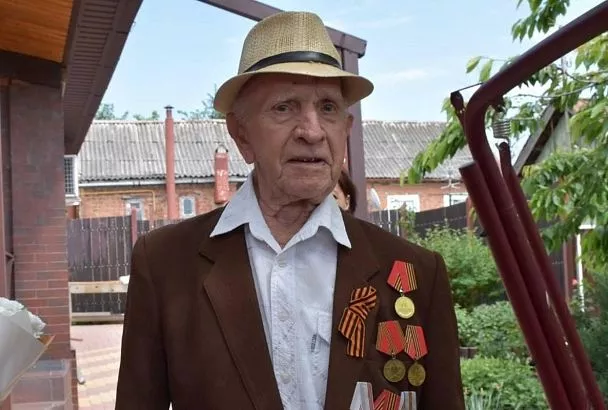 Губернатор Вениамин Кондратьев поздравил со столетним юбилеем ветерана Великой Отечественной войны из Кропоткина