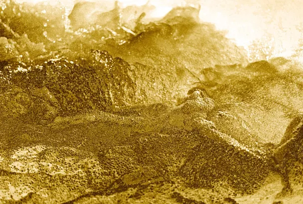 Золото превзошло биткойн по волатильности на фоне рекордных колебаний цен